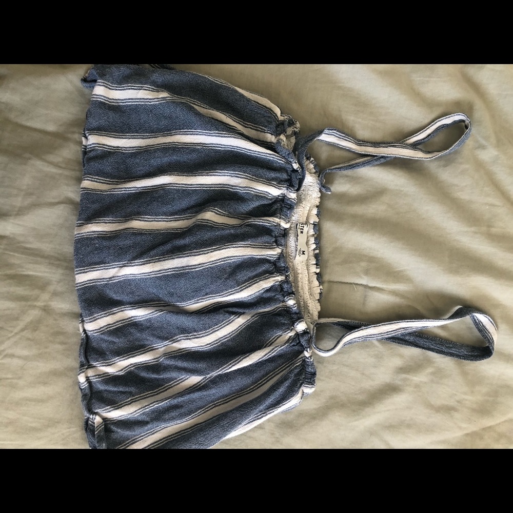 Super cropped Hollister top